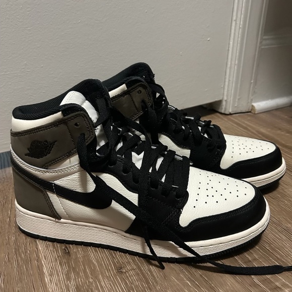 Jordan 1- OG mochas high top
